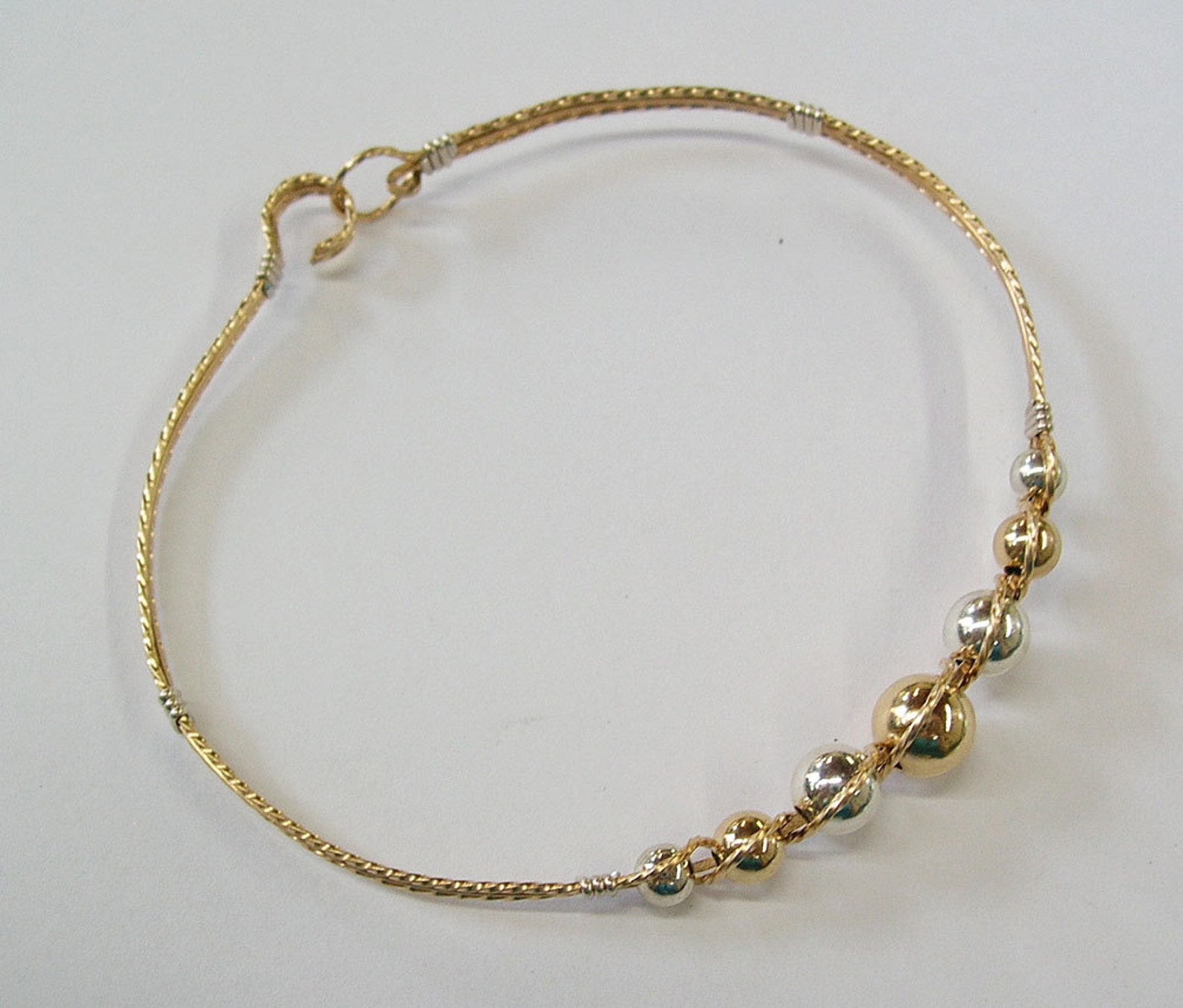 Two Tone Bracelet Graduated Beads Wire Bracelet Silver and - Etsy