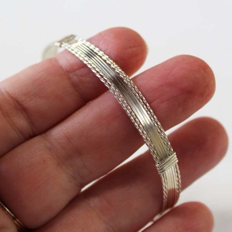 Pulsera envuelta en alambre de plata de ley brazalete de alambre de plata pulsera apilable regalo de cumpleaños regalo para su TTSSSSTT imagen 3