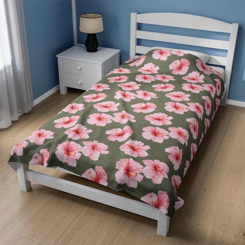 Hawaiian Hibiscus Flower Plush Velveteen Blanket, Local Hawaii Decor, Tropical, Throw, Gift for Mom, Her, Baby Shower, Floral, Pink image 6