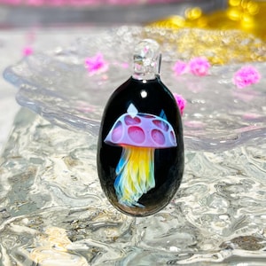 Handmade Glass Jellyfish Necklace,Jellyfish Necklace,Blown Glass Pendant,Glass Jellyfish,Marine Life Jewelry,Glass Pendant,Gift for Her
