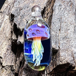Handcrafted Glass Jellyfish Pendant,Unique Blown Glass Necklace,Ocean-Inspired Jewelry for Beach Lovers,Anniversary Gifts