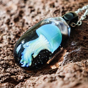 Jellyfish Handblown Glass Pendant,Jellyfish Glass Necklace,Glass Jellyfish,Sea Life Pendant,Sea Lovers Gift,Gift for Her