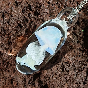 Handmade Glass Jellyfish Necklace,Jellyfish Necklace,Blown Glass Pendant,Glass Pendant Necklace,Ocean Lover Jewelry,Unique Gifts