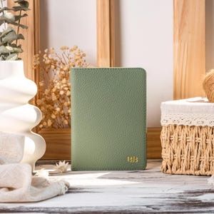 Kindle Case, Green Leather Kindle cover with Auto Wake/Sleep,Feature for Kindle Paperwhite 11th 12th Magnetic Back,Mother&#39;s Day gift