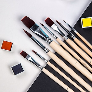 Set of 8 Paintbrushes | Art Brushes for Gouache, Watercolor & Acrylic | Paint Brushes for Artist | Perfect Present for Artist | Nylon Hair