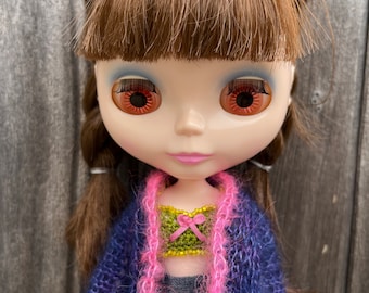 Blythe dunkelblauer handgestrickter Mohairpullover