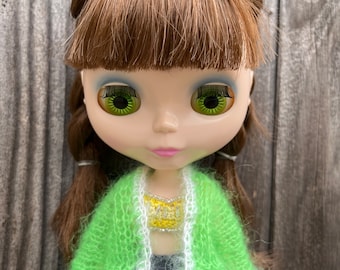 Blythe neon grüner handgestrickter Mohair Pullover