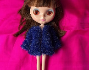 Giacca in maglia blu scintillante per Blythe e Barbie
