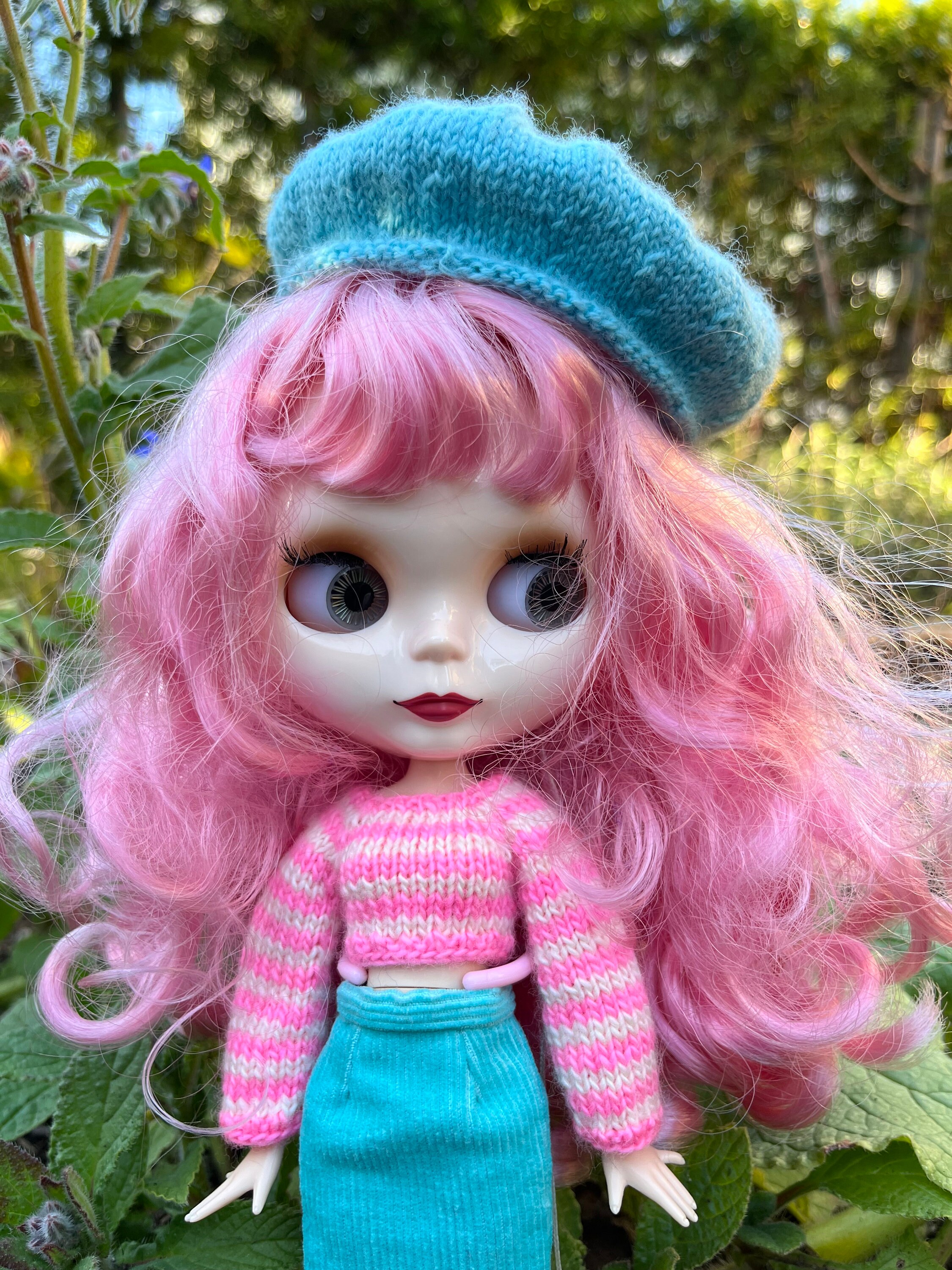 Patron tejido de punto para un sueter para Blythe