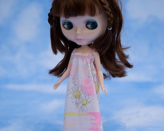 Boneca Blythe com Vestido Delicado