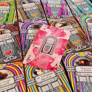RUHESTAND BALD | Jukebox Liebesbotschaften Orakel Deck | Liebeslieder | Seelenverwandte | Zwillingsflamme | Kein Kontakt | Überleitung | Aufbruch | 52 Spielkarten