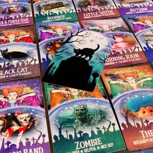 BINNENKORT MET PENSIONEREN | Hocus Pocus Oracle-deck | Zusters van Salem | Halloween | Heksen | Jaren 90 | Popcultuur | Magie | 53 kaarten
