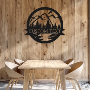 Cartello personalizzato Mountain House • Arte murale in legno personalizzata • Decorazione murale Forest Home • Decorazione murale per uso interno ed esterno • Targa con indirizzo