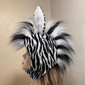 Klaar voor verzending Exotische zebrahoed gestreepte manen zwart wit kostuumhoed harig wild ding raar bontmuts hoofddeksel kostuum bont volwassen 20,5-22,5"