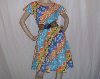 Plusstorlek 80-tals hippieklänning: Geometrisk Tetris-kaftan, återvunnet tyg
