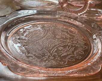 Vintage Pink Depression Era Glass Dinner Plate; 10 1/4”; Madrid Pink pattern by Federal Glass; Excellent condition; 1930s