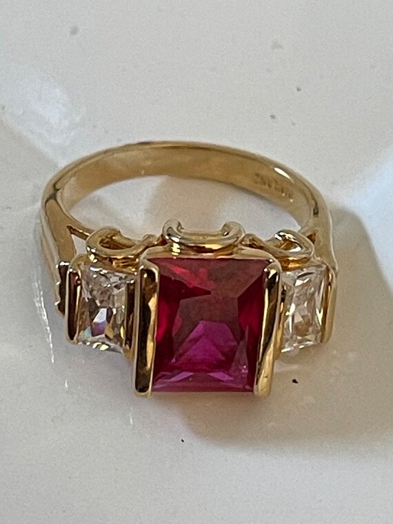 Stunning Vintage Cocktail Ring with a Lab Grown Em