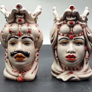 Esculturas de cabezas moriscas sicilianas hechas a mano de Ceramica di Caltagirone al estilo Emiri - Artesanía italiana