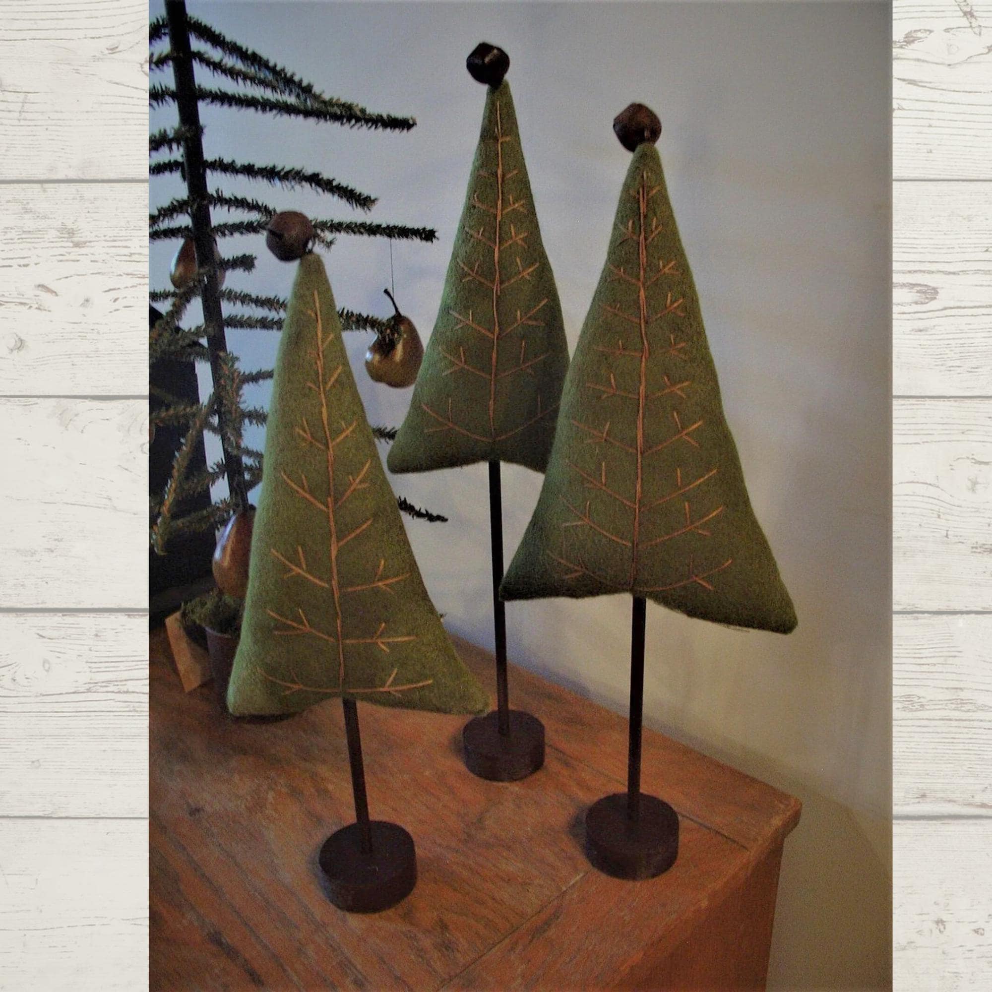 Primitive Tree Ribbons Primitive Farmhouse CHRISTMAS TREES Festive Christmas Labels for Bases ...