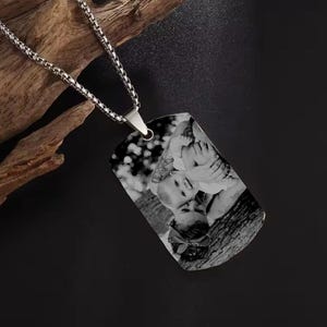 Collar de Recuerdos. Foto de Recuerdo. Colgante con Imagen. Collar con Imagen Personalizada. Collar con Grabado Personalizado. Collar con Dije Atesorado.
