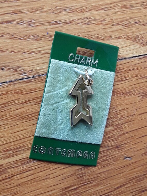 Vintage 80's Arrow Charm, 1980s Jewelry Pendant, … - image 1
