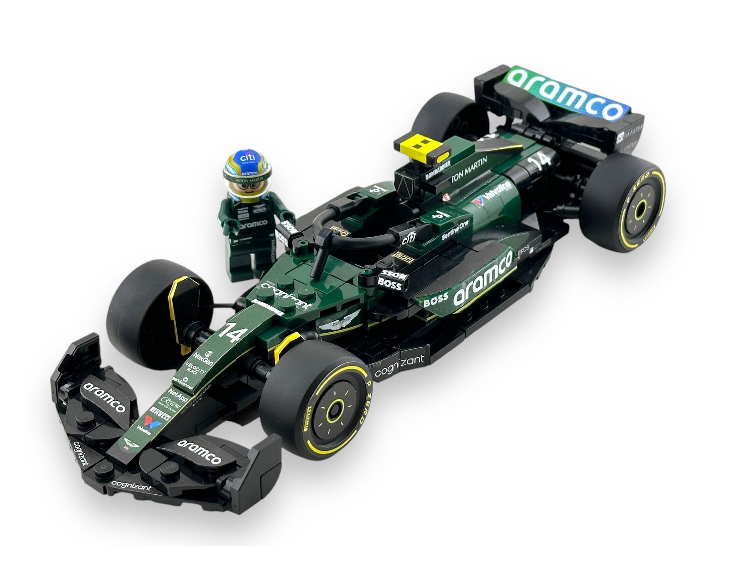 Aston Martin AMR24 Maßstab 1:8 - 自動車