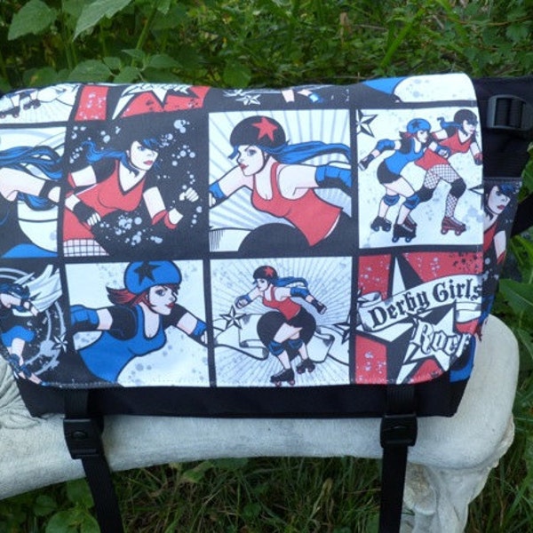 Roller derby messenger bag, diaper bag, project bag, Derby girls rock Lynx Deluxe