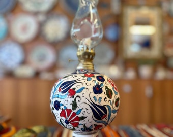 Mit Liebe handgefertigte türkische Iznik-Fliesen-Öllampe, einzigartige Geschenke für Wohndekoration, besondere Anlässe. antike Öllampe, Kerosinlampe, Boho-Dekor