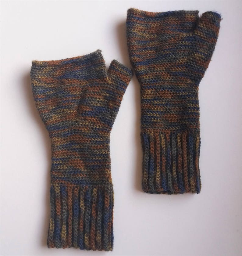 Crochet Pattern Puzzle Gloves Fingerless Gloves 4ply Fingering Sock Yarn PDF image 3
