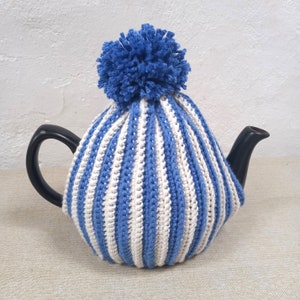 Crochet Pattern - Pom Pom Tea Cosy DK - PDF Instant Download