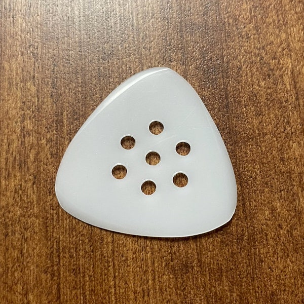 The Snow Owl Guitar Pick 0.9 mm