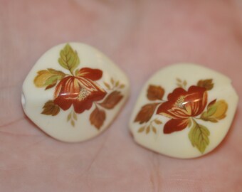 Vintage Sixties Lucite Beads with Floral Detail