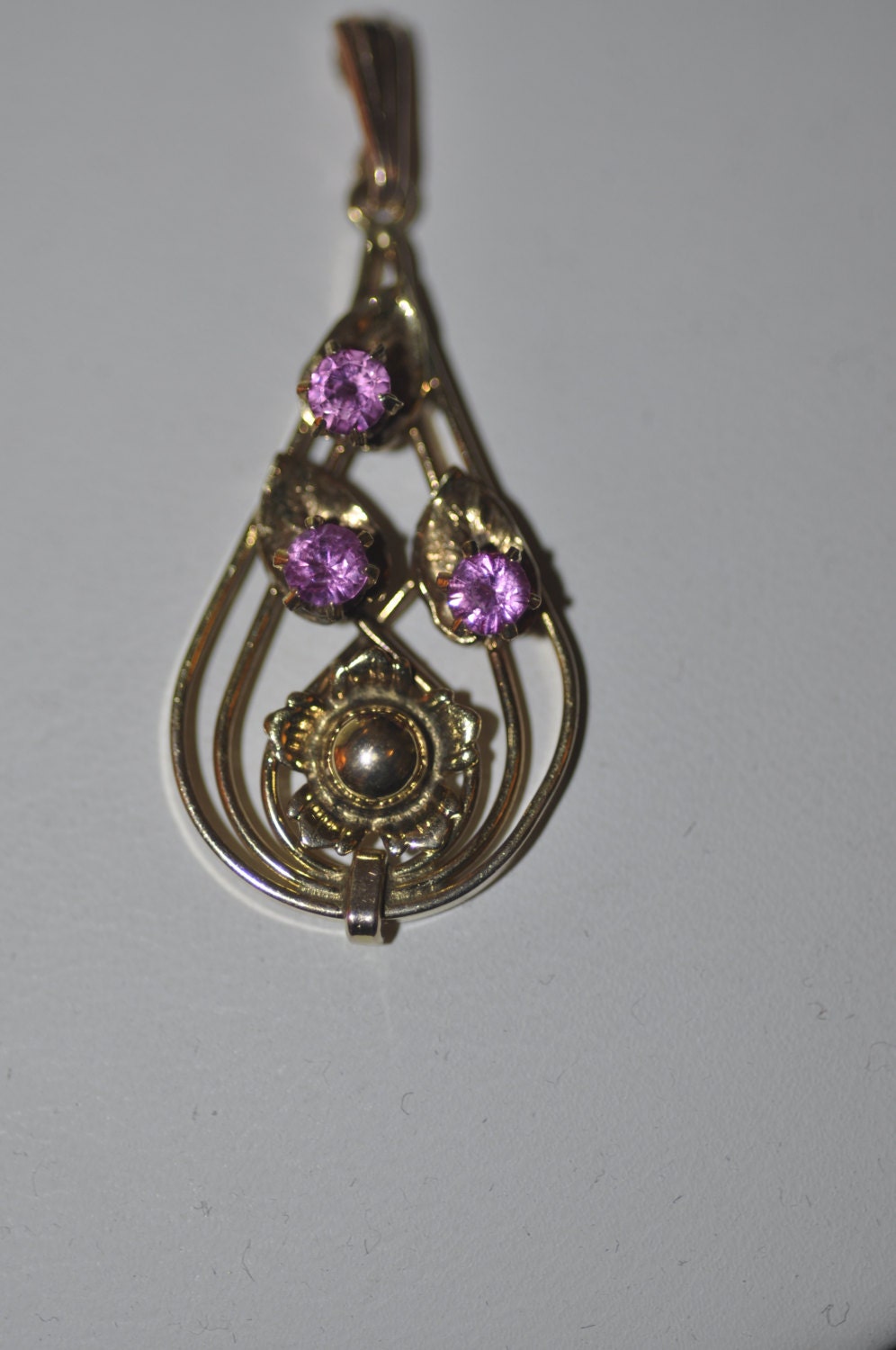 1930's 10K Yellow Gold Flower Pendant With 3 Pink Gems - Etsy