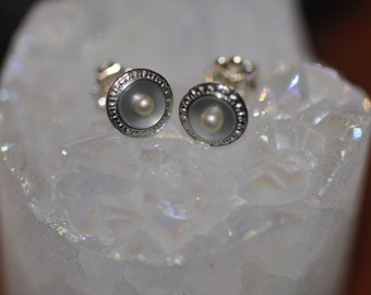 Boucles d’oreilles vintage Cultured Pearl & Nacre Stud