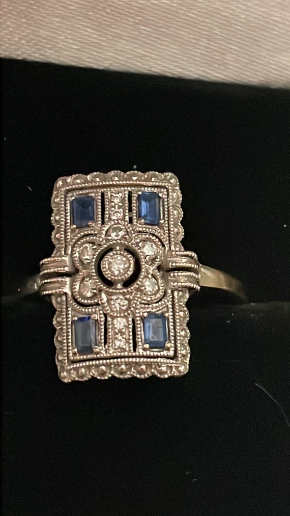 18K Art Deco sapphire and diamond ring