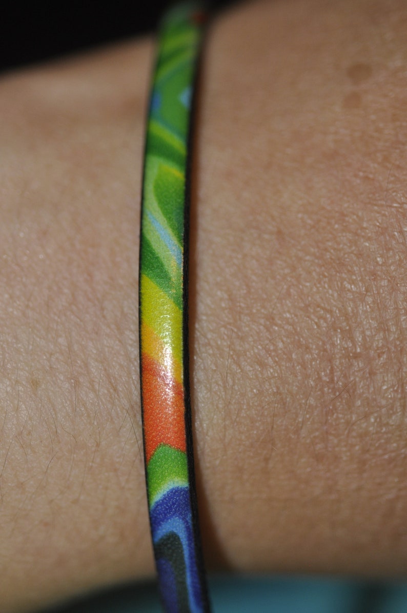 Leather Magnetic single strand swirl multicolor bracelet
