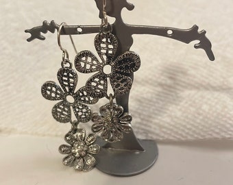 Double flower dangle earrings