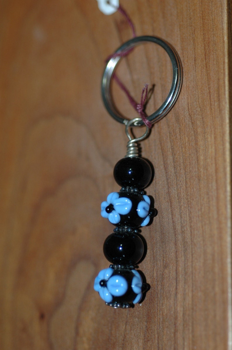 Black and Periwinkle Key Ring 画像 1