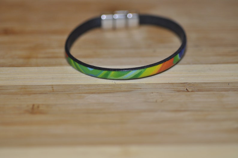 Leather Magnetic single strand swirl multicolor bracelet