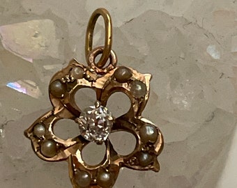 10K Yellow Gold Art Deco Floral Diamond and pearl Pendant