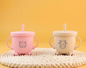 Silikon-Schnabeltasse für Babys ab 6 Monaten mit Strohhalm, personalisierte Trainingstasse für Kleinkinder Baby Geschenk Babyparty Geschenk