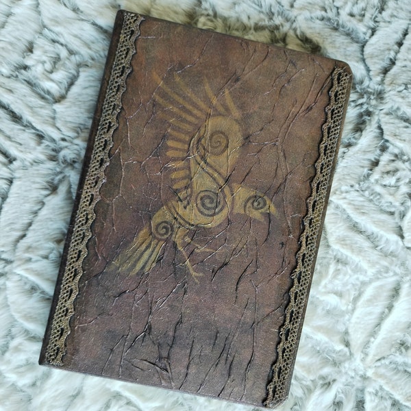 Joli carnet de notes A5, notebook ligné avec signet, effet grimoire, motif corbeau d'Odin, idée cadeau unique et original