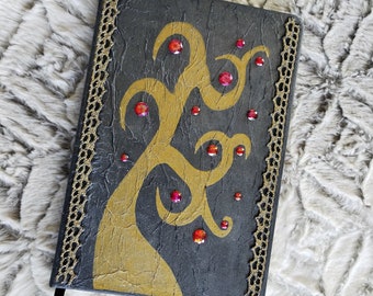 Joli carnet de notes A5, notebook ligné avec signet, effet grimoire, motif arbre gothique médiéval viking, idée cadeau unique et original