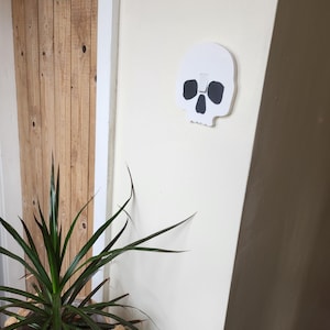 Copertura/cornice per interruttore luce a forma di teschio spettrale