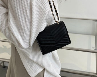 Mini Chevron Detail Flap Chain Square Bag Chevron Quilted Crossbody Bag, Fashion Flap Shoulder Bag, Women's Trendy Handbag & Purse