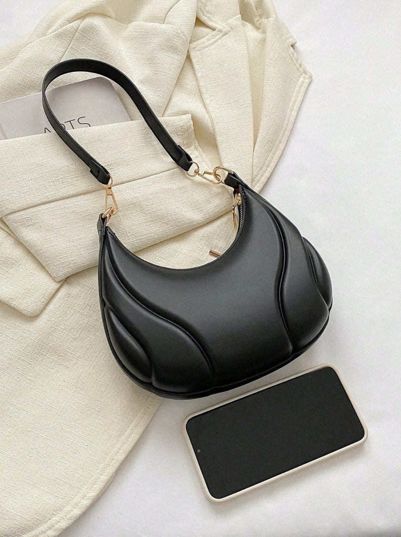 Mini Crescent Bag, stevige acryl kettingdecoratie, draagbare, elegante schoudertas met ritssluiting, handtas voor meisjes, geschikt voor reizen en dagelijks gebruik afbeelding 6