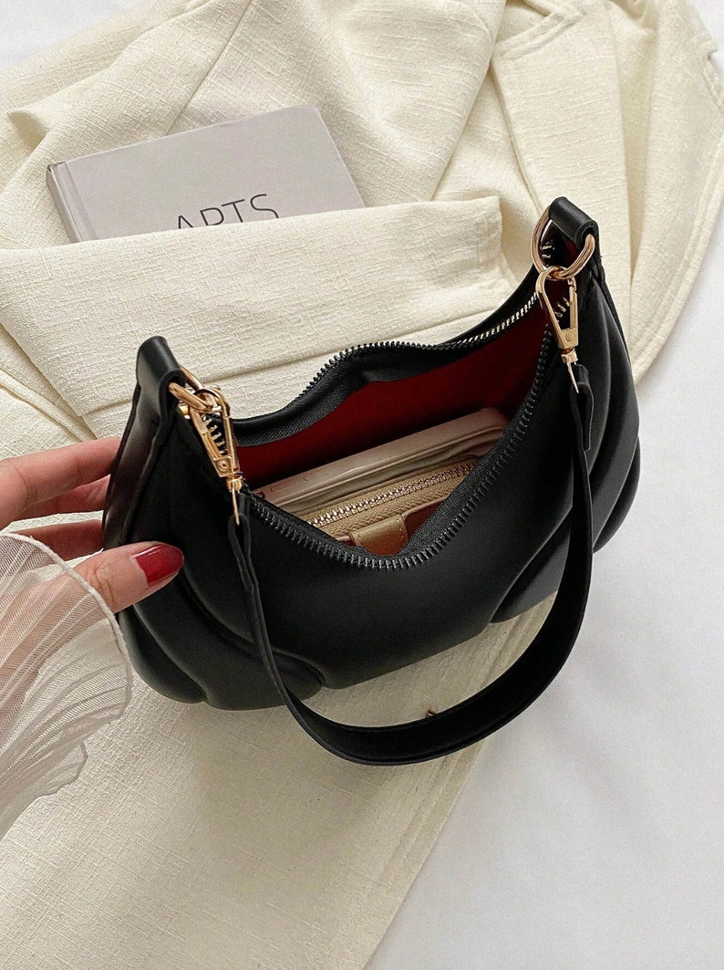 Mini Crescent Bag, stevige acryl kettingdecoratie, draagbare, elegante schoudertas met ritssluiting, handtas voor meisjes, geschikt voor reizen en dagelijks gebruik afbeelding 7