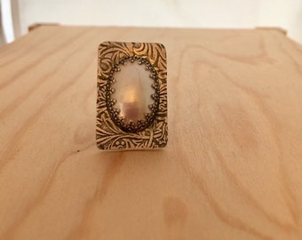 Mother Of Pearl Ring size 7 1/2