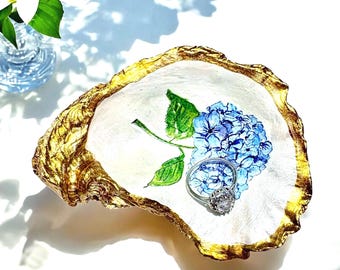 Masse oder einzelne handgemachte Austernschalen-Ring-Gerichte, blaue Hortensie Küsten Grandmillenia, Brautdusche Gefälligkeiten, Brautjungfern Vorschlag Geschenke