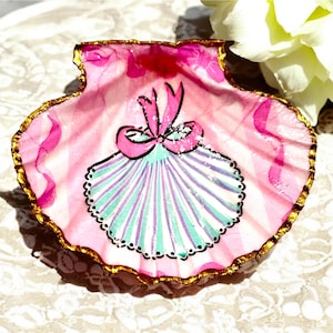 Wedding /Engagement Girls Party Scallop Ring Dish /Seashell Trinket Dish / Jewelry Holder/Shell Trinket Tray /Bridesmaid Favors